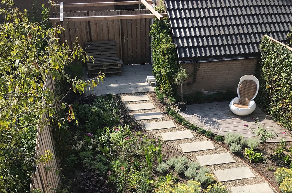 Besloten achtertuin